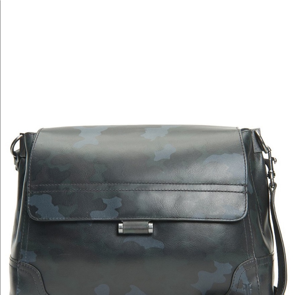 ✨SOLD✨FRYE CAMO BAG - Picture 3 of 13